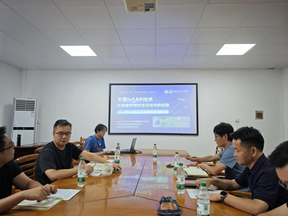 深化產(chǎn)學(xué)研融合，共筑安全未來 ——中騰科技與湖南大學(xué)天-空-地一體化監(jiān)測中心成功舉辦技術(shù)研發(fā)交流會