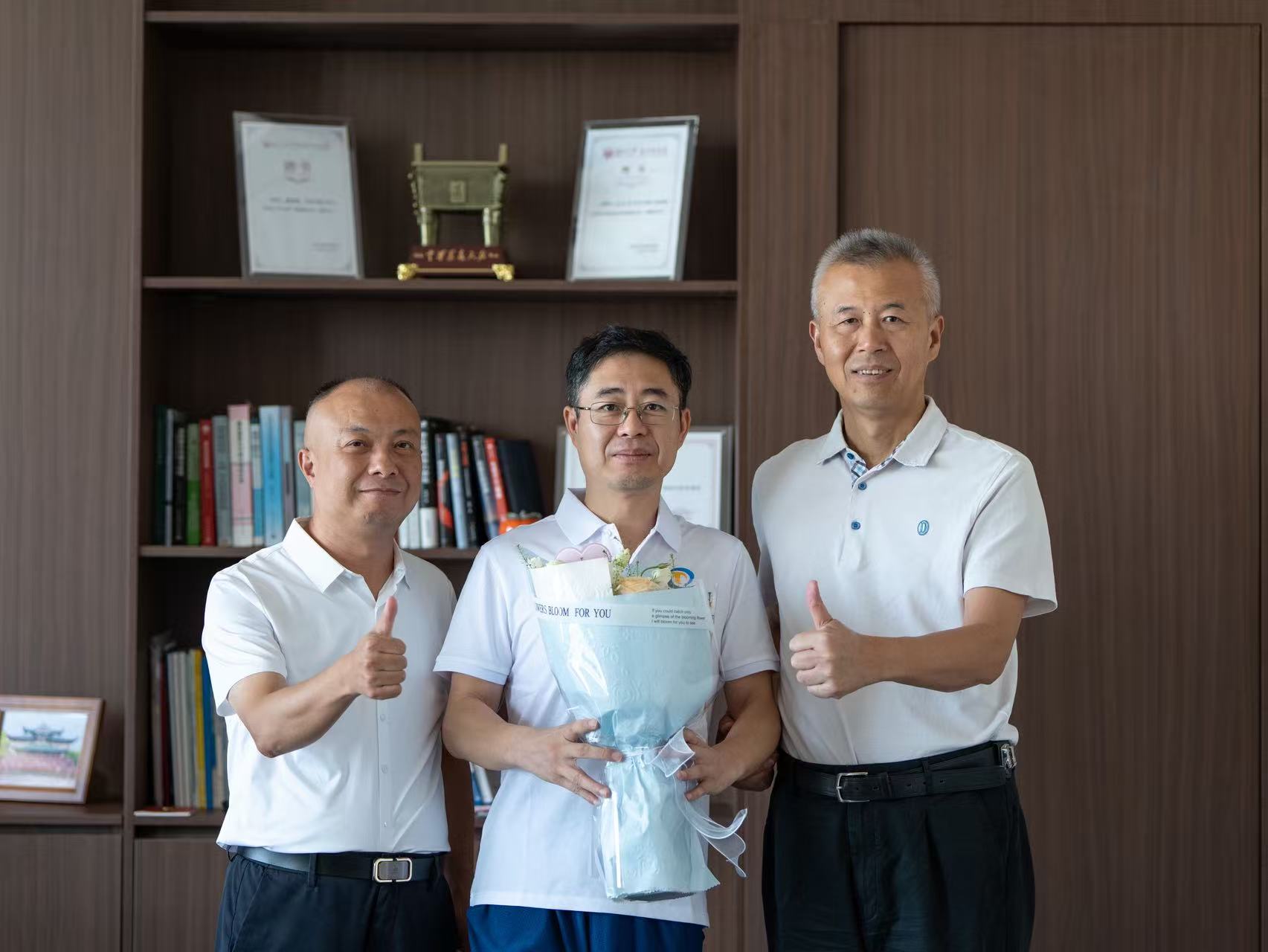 湖南大學(xué)校友總會代表走訪中騰科技：慰問全國勞模宋小金博士，傳遞母校關(guān)懷